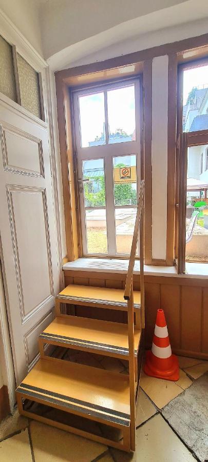 Wiener Buddha Style Flat With Inner Garden- Marzstrasse Wenen